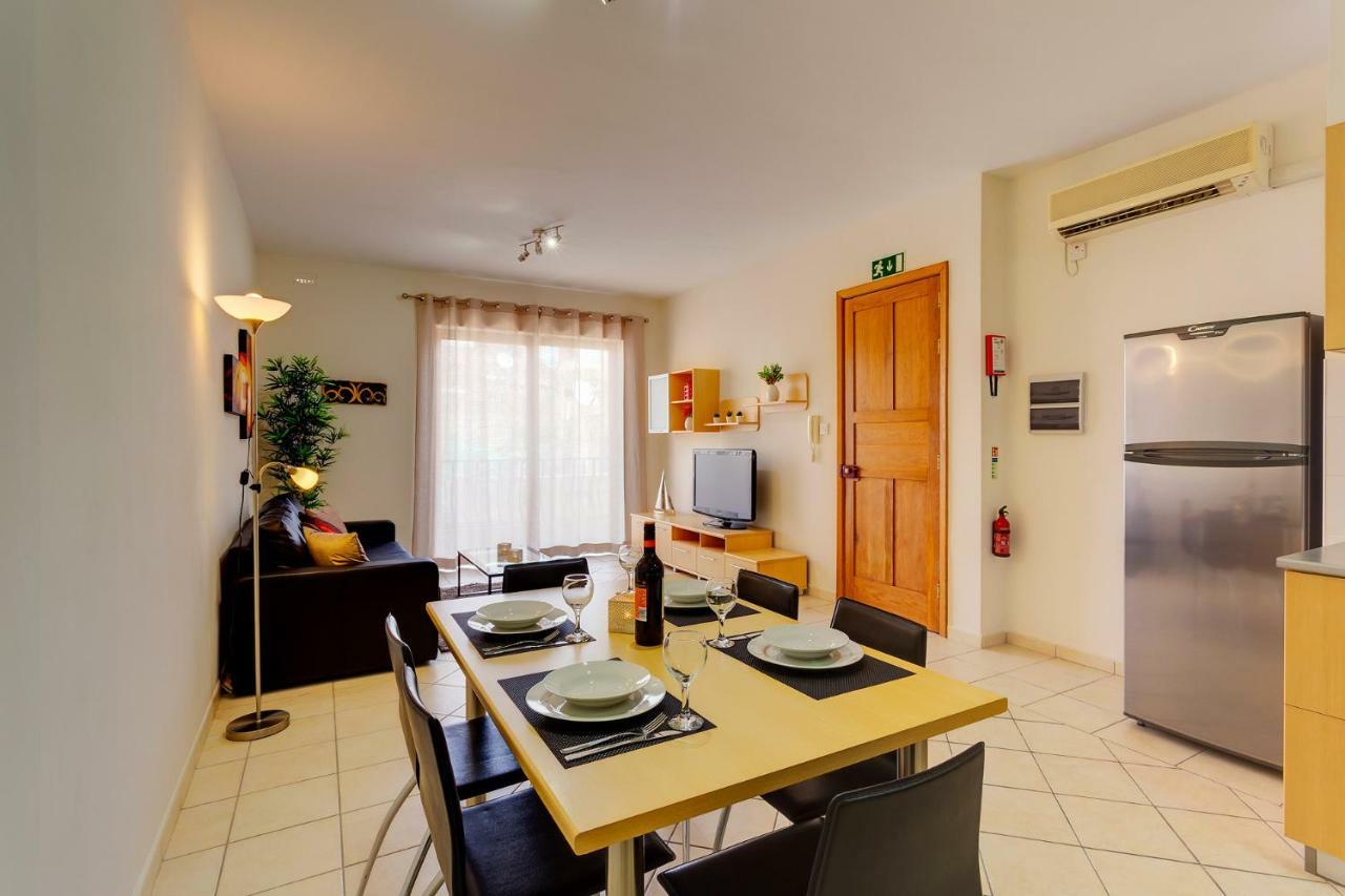 Spacious, Top Location Sliema Apartment Kültér fotó